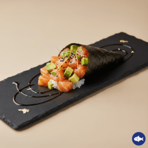 058.Temaki salmón con aguacate